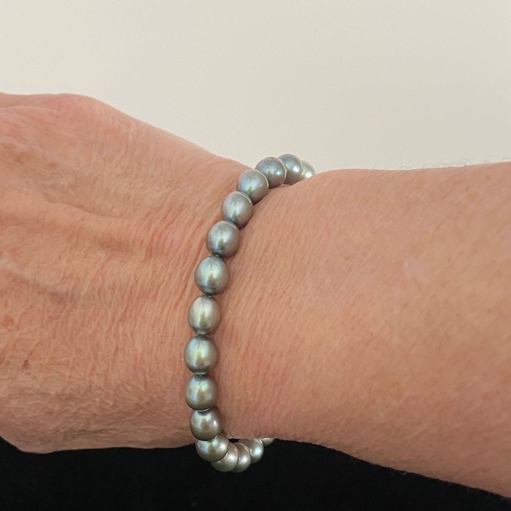 Gray Cultured Freshwater Pearl Stretch Bracelet 7–8mm Peacock